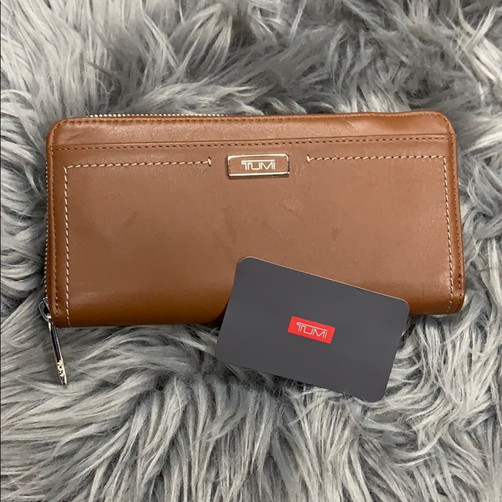 TUMI WALLET